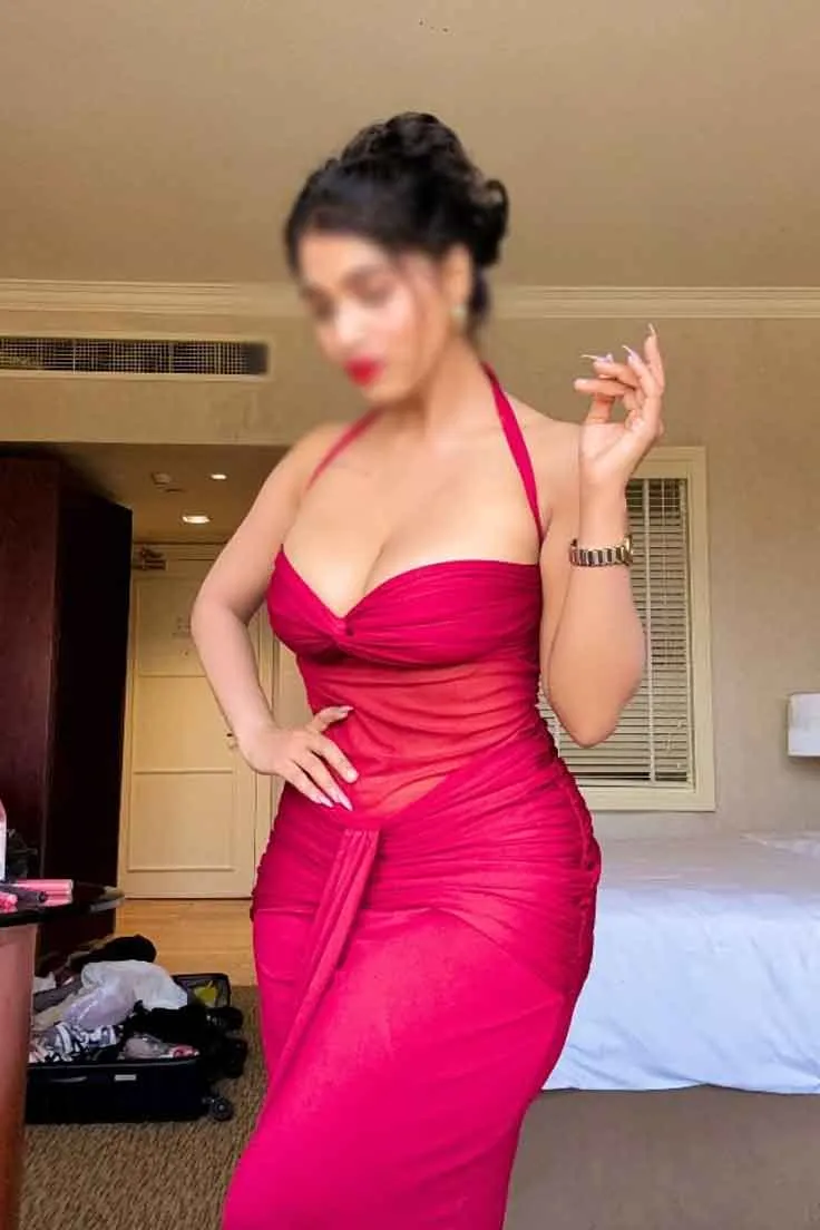 Professional Noida call girl in luxury setting